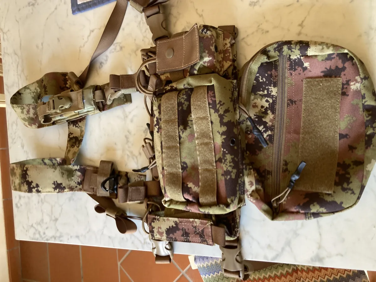 Chest rig , radio baofeng ,green gas puf fino, Radio baofeng uv 5r Max , chest rig outac ,green gas pufdino oil free 12 più una bombola9, Accessori usato come nuovo - foto 3